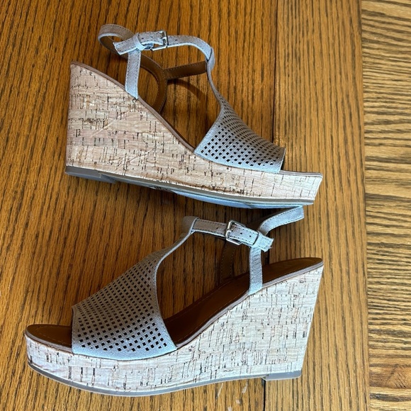 Franco Sarto Clinton2 Taupe Perforated Cork Wedge Platform 4” Sandals Size 10 - Picture 9 of 15